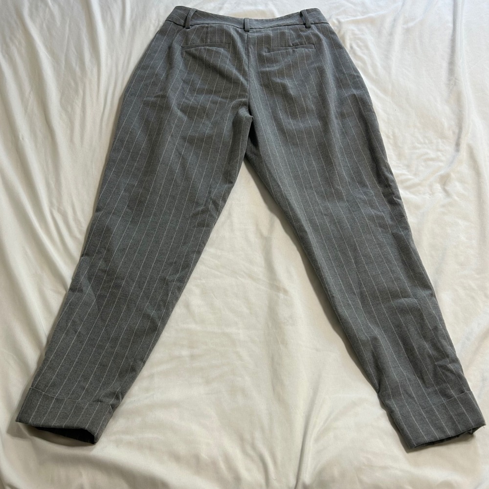 Banana Republic Grey Pinstripe Pleated Cuffed Trousers Size 0 Workwear Pants - Picture 2 of 12